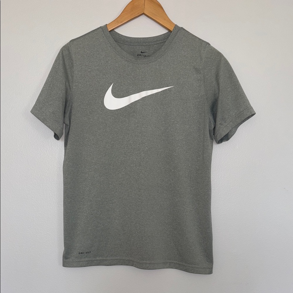 Nike Dri-Fit Gray Short Sleeve Tee Size Youth XL